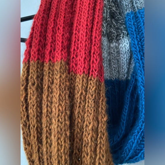 Handknit Chunky Infinity Scarf - Picture 2 of 4